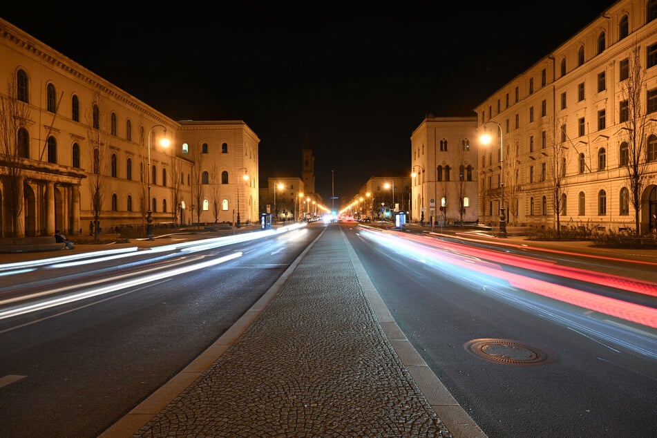 Der Einsatz findet im nächtlichen München statt. (Archivfoto)