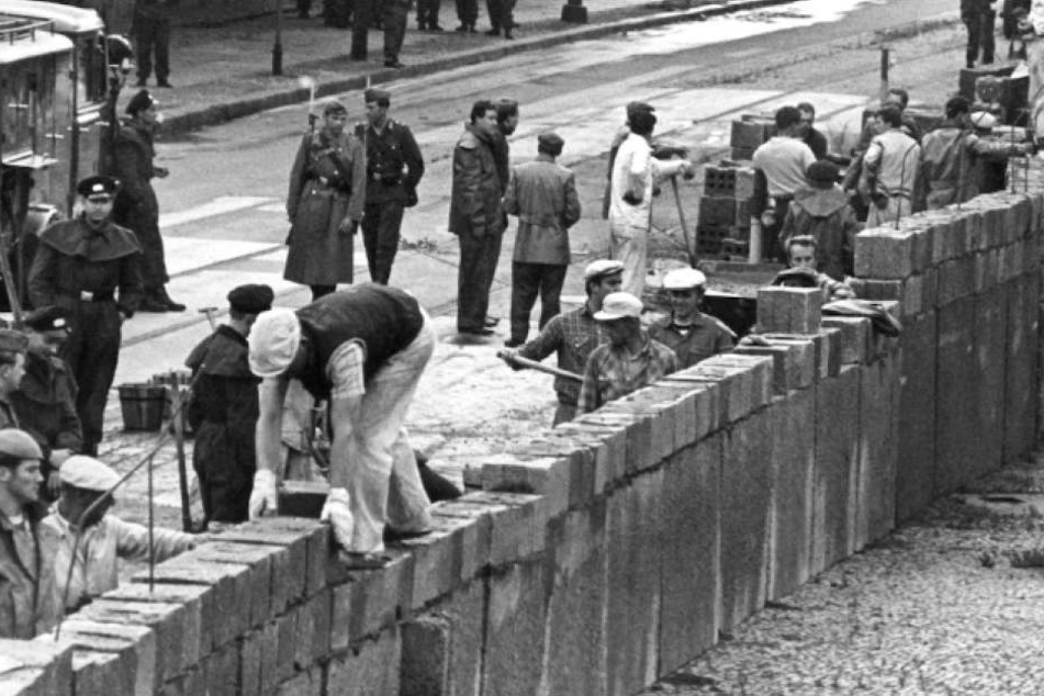 Wie hier am 18. August 1961 am Potsdamer Platz wurde die Mauer hochgezogen.