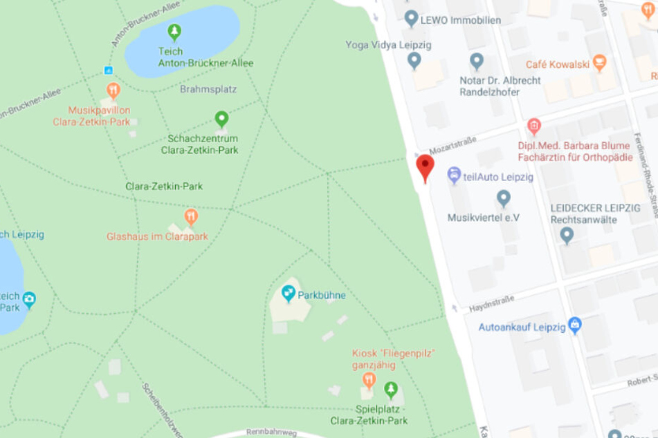 Auf dem Spielplatz im Clara-Zetkin-Park randalierten mehrere unbekannte Täter.