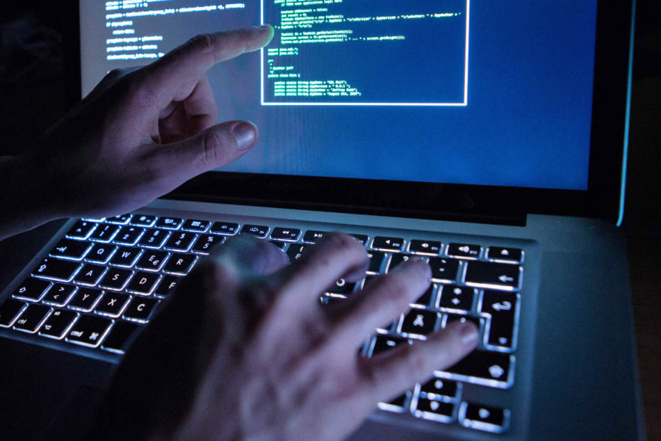 Im Darknet fanden die Ermittler die Plattform mit 300.000 illegalen Dateien. (Symbolbild)