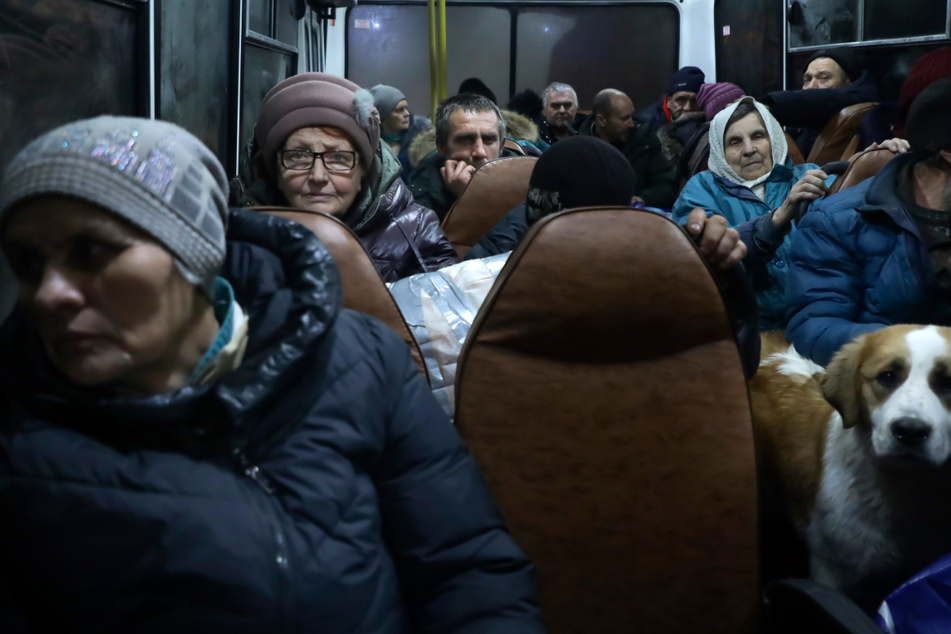 Menschen aus Soledar wurden heute registriert und bezogen eine vorübergehende Unterkunft in der von Russland kontrollierten Region Donezk im Osten der Ukraine.