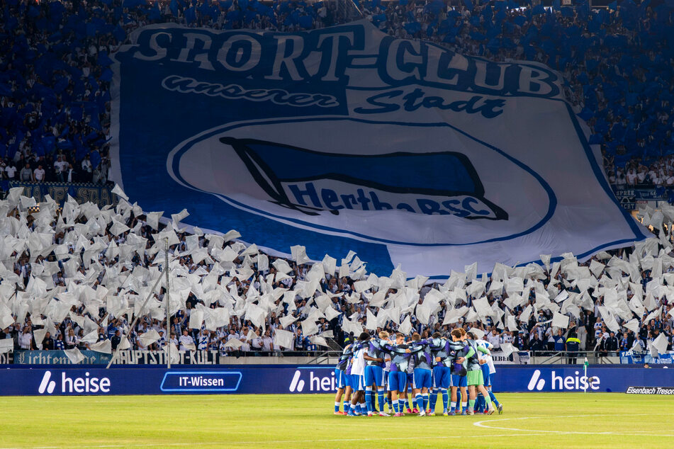 Etwa 7500 Hertha-Fans machten sich auf den Weg nach Hannover.