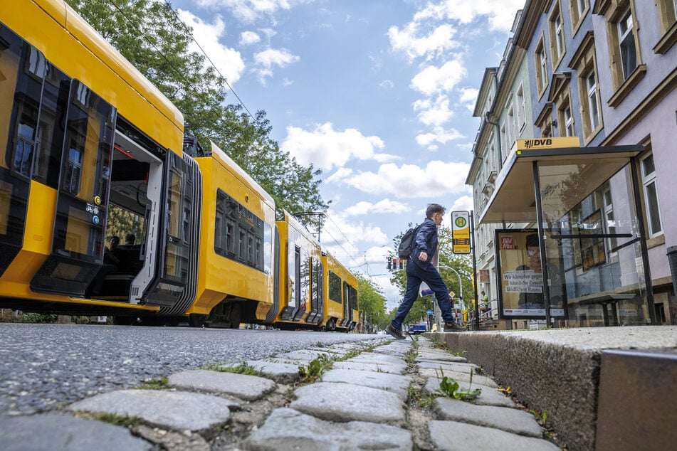 Die Ferien sind vorbei. Durch Dresden fahren Busse und Bahnen wieder häufiger. (Archivbild)