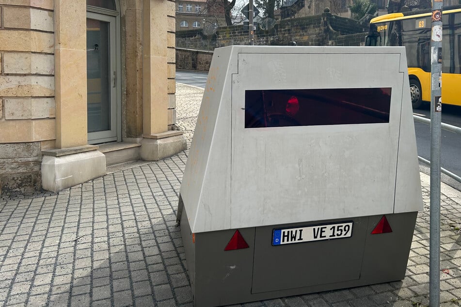 Superblitzer geben sich am Bahnhof die Klinke in die Hand