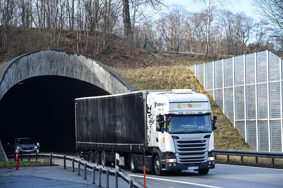 Freie Fahrt im A4-Tunnel Königshainer Berge - zumindest in einer Röhre. (Archivbild)