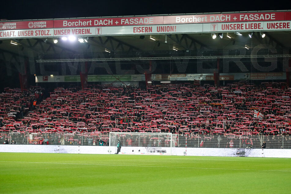 Aktuell sind für das Bundesliga-Duell des 1. FC Union Berlin gegen RB Leipzig 13.506 Zuschauer zugelassen.