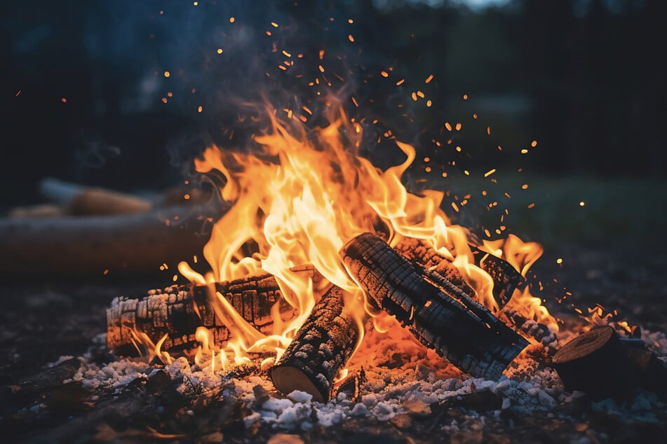 Ein Lagerfeuer zu zünden, kann romantisch sein. Im Nationalpark ist es fast überall verboten.