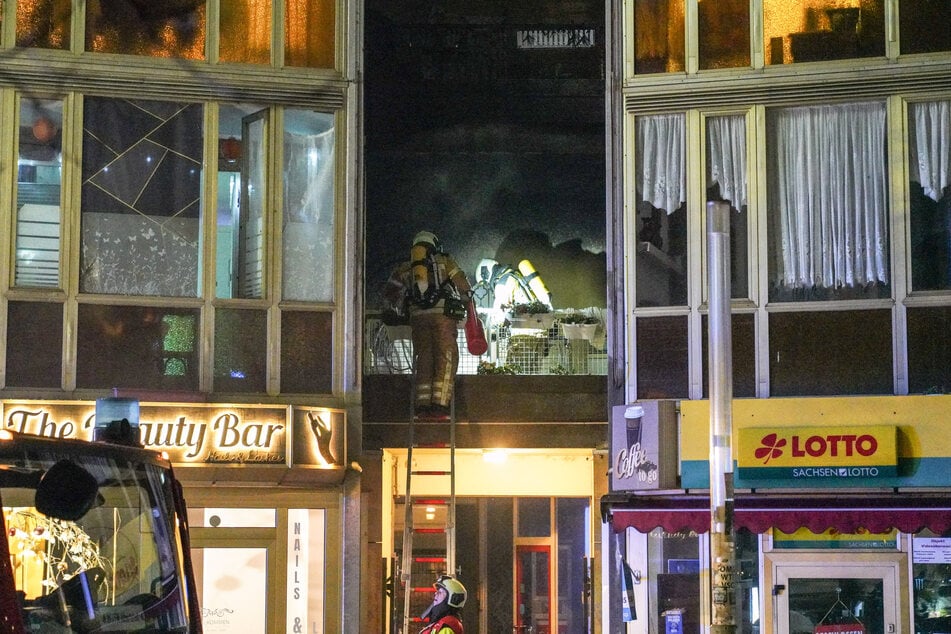 An der Königsbrücker Straße brannte ein Balkon.