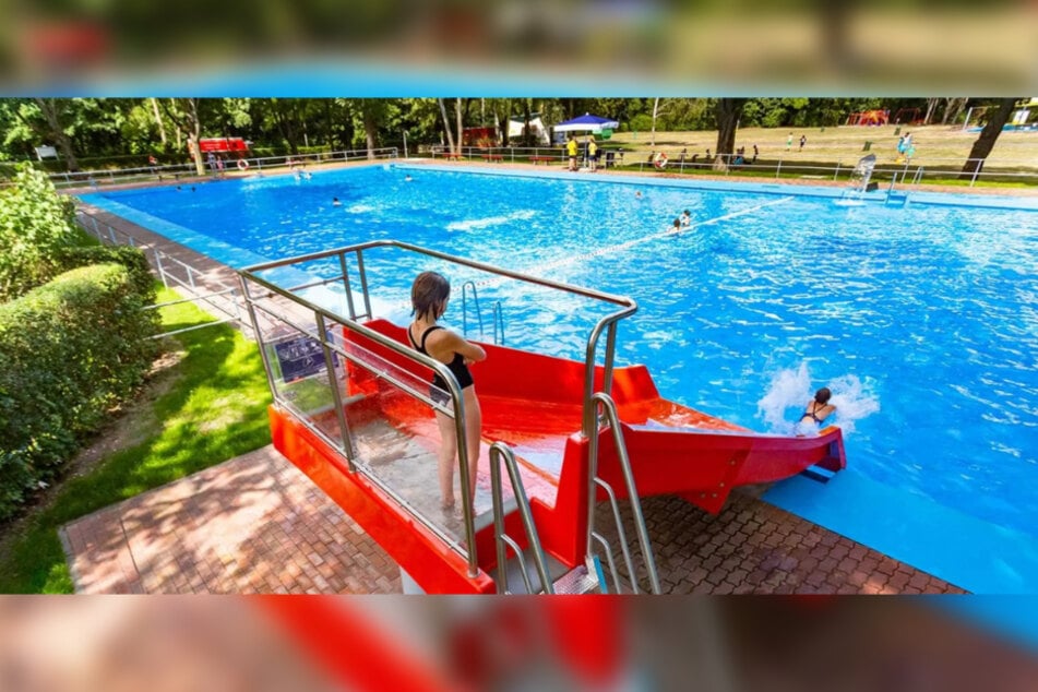 Im kombinierten Schwimmer- und Nichtschwimmerbecken des Sommerbades Südost kommen alle Badegäste auf ihre Kosten.