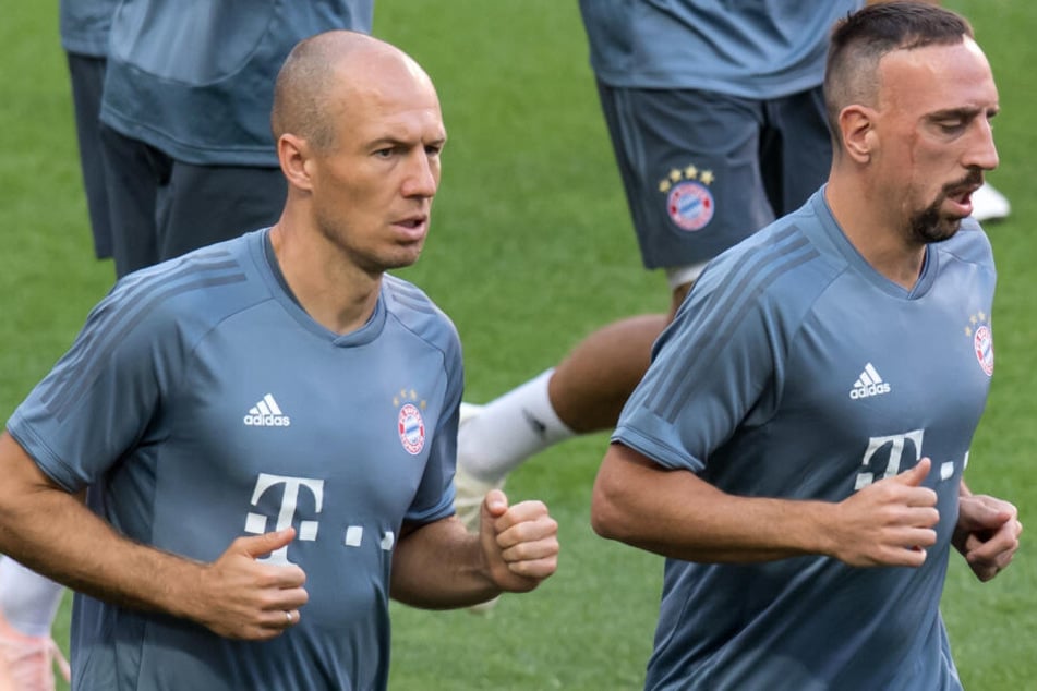 Arjen Robben (l.) und Franck Ribéry (r.) haben keine Zukunft beim FC Bayern München.
