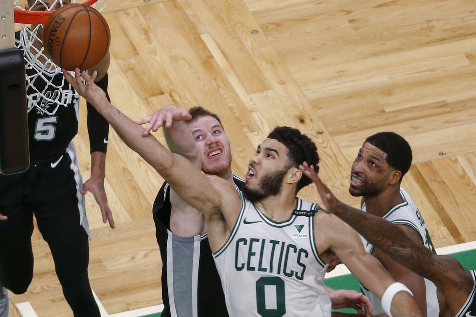 Jayson Tatum tied Larry Bird's Boston Celtics' all-time single game scoring record against the Spurs.
