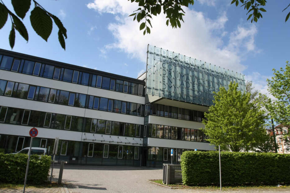Der 50-Jährige Mann muss sich in Augsburg verantworten.