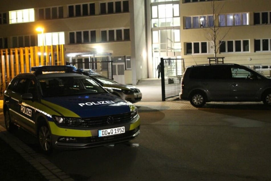 Möglicherweise kamen die Angreifer aus einer angrenzenden Flüchtlingsunterkunft.