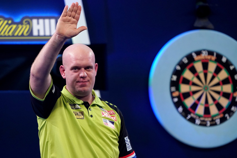 Der Niederländer Michael van Gerwen (33) muss aufgrund einer Handoperation passen.