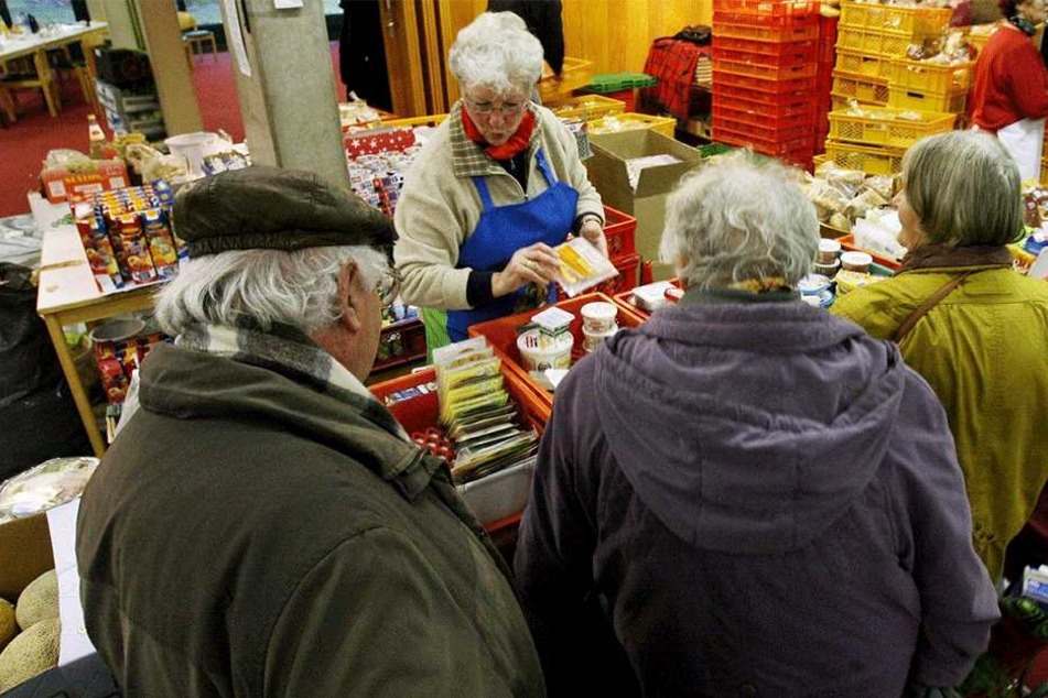 Viele Menschen in Sachsen gelten als arm. Immerhin sinkt die Armutsquote.