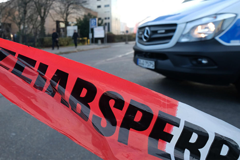 Polizeibeamte konnten den Täter schließlich in Freital auf der Opelstraße stellen. (Symbolbild)