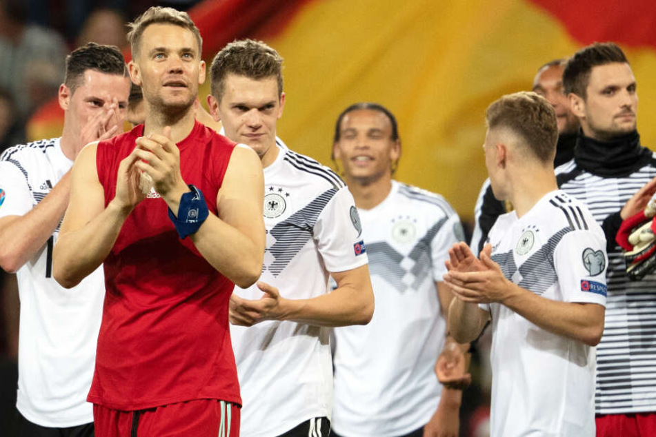 Manuel Neuer (2.v.l.) und die Spieler der Nationalmannschaft hatten zuletzt Grund zum Feiern.