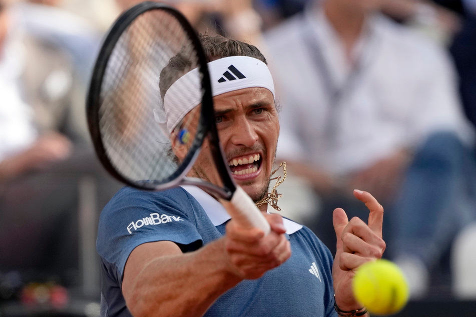 Alexander Zverev (27) bekommt es in der ersten Runde der French Open mit Rafael Nadal zu tun.