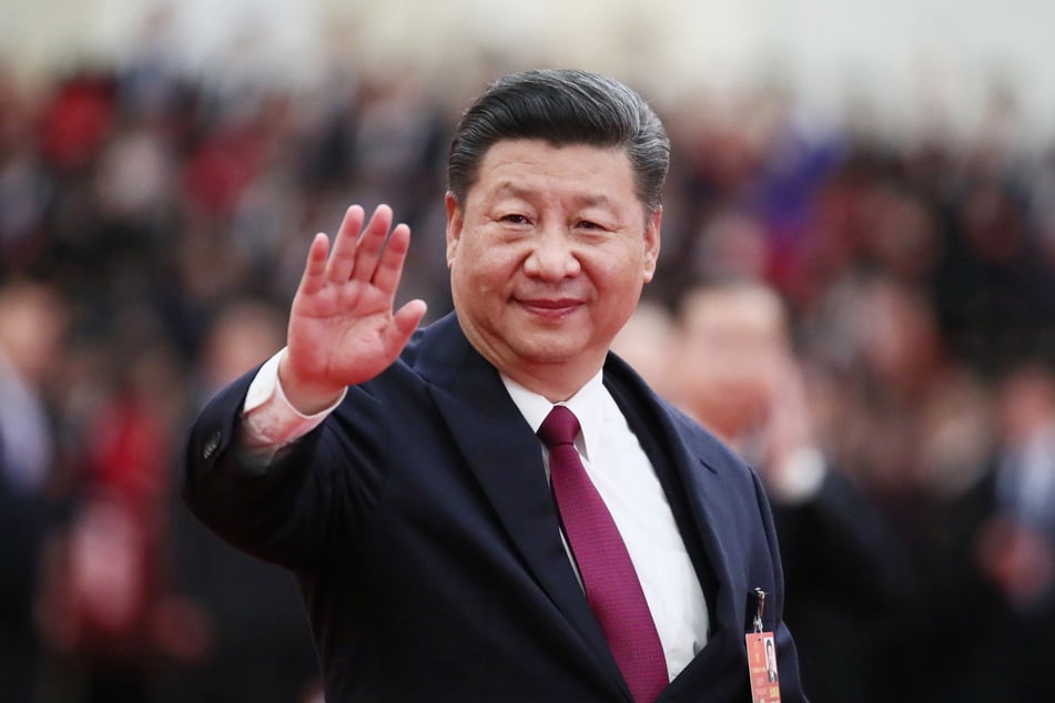 Liebesgrüße aus Peking: Chinas Präsident Xi Jinping (71) greift wohl nach Sachsen.