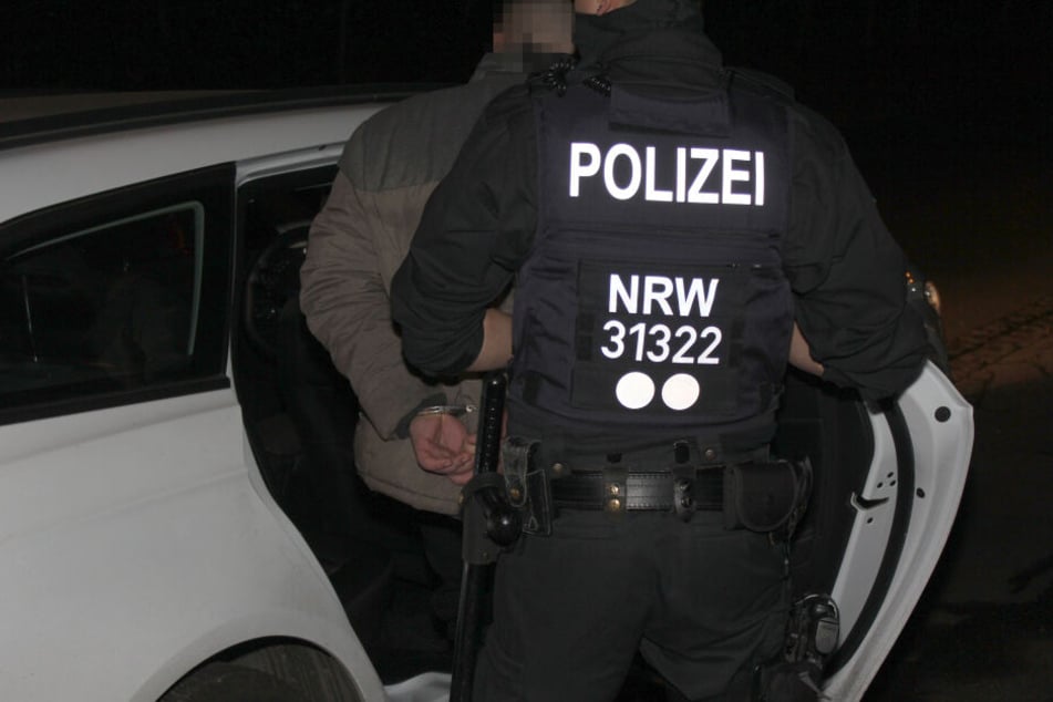Die Polizei nahm am Mittwochmorgen elf mutmaßliche Drogendealer fest.
