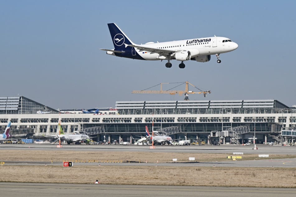 Am Stuttgarter Flughafen ist der Verkehr heute eingeschränkt. (Archivbild)