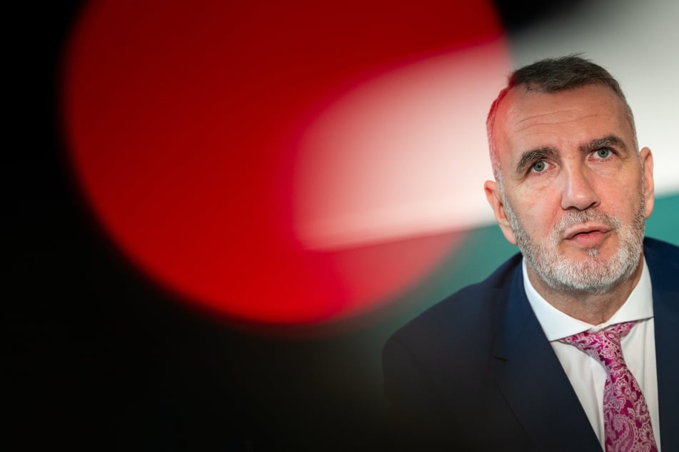 Mallorca-Einladung: Verfahren gegen BSW-Minister eingestellt, zahlen muss er trotzdem