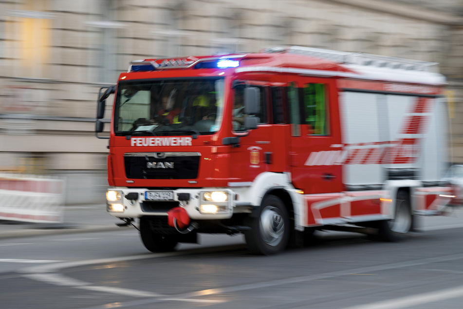 Tödliches Feuer in Schrebergarten: Mann stirbt in Gartenhütte