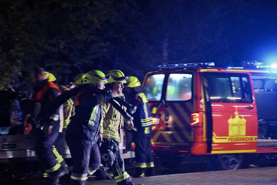 In der Nacht zum Sonntag musste die Feuerwehr erneut Glutnester löschen.