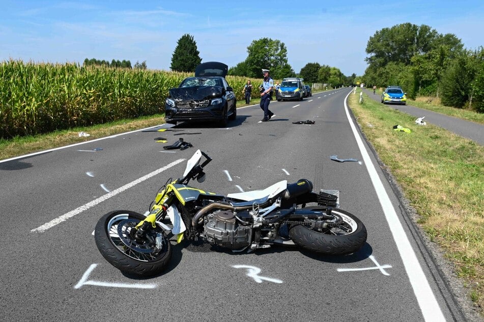 Bei einem Unfall am Mittwoch im Landkreis Leipzig wurde ein Motorradfahrer verletzt.