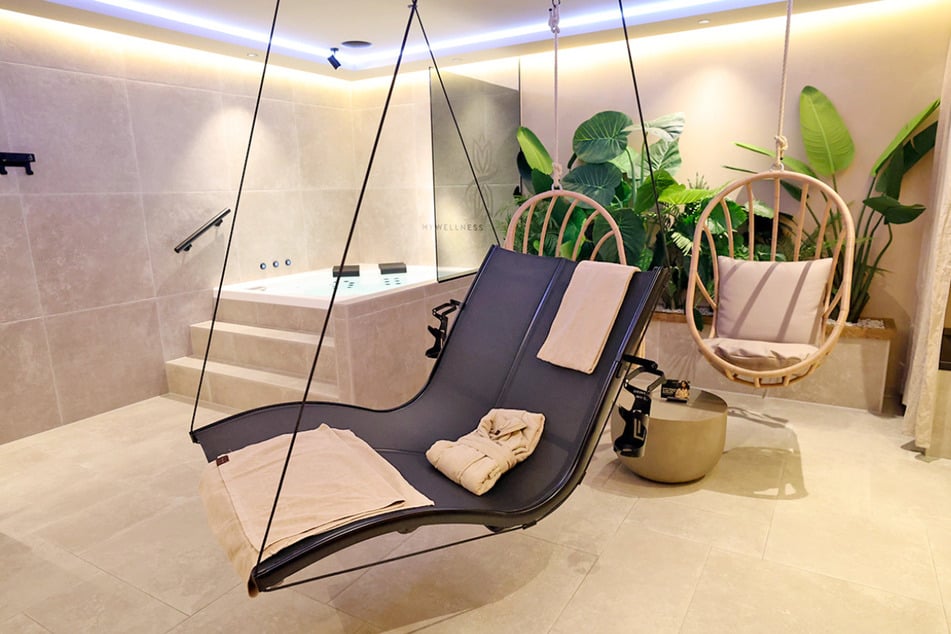 Zu Auswahl stehen exklusive Suiten ab 26 Euro mit Whirlpool und Sauna, buchbar per App oder Website.