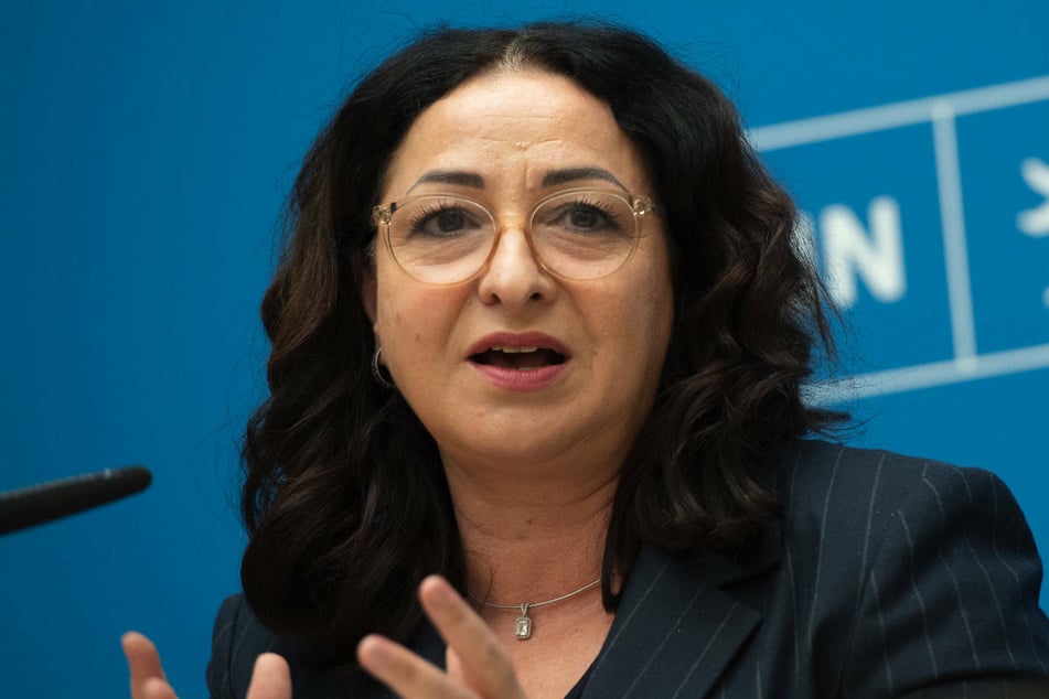 Gesundheitssenatorin Dilek Kalayci (54, SPD) verkündete bei einer Pressekonferenz am Dienstag die Einführung eines 2G-Modells für Berlin.