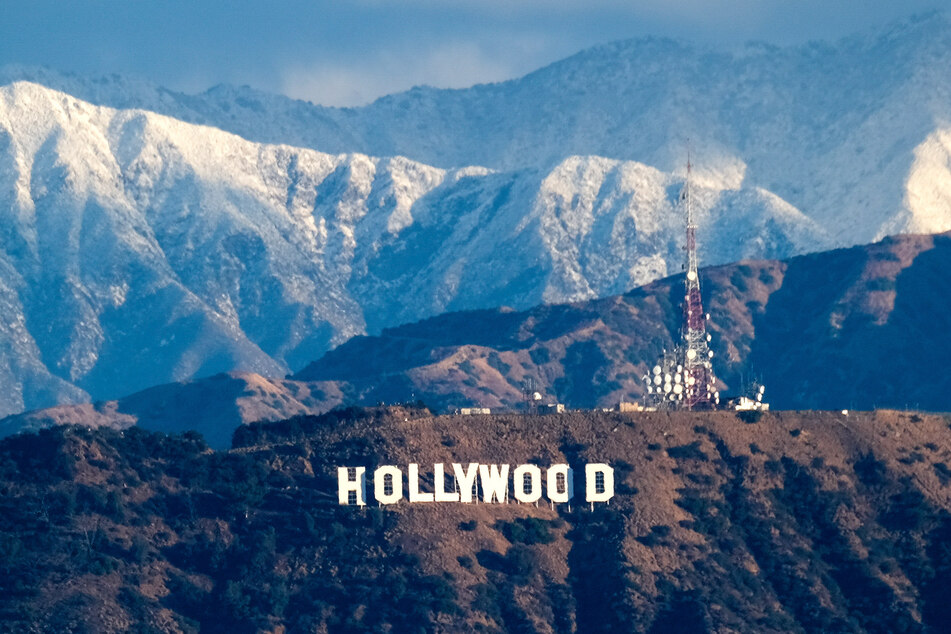 So sieht der "HOLLYWOOD"-Schriftzug normalerweise aus. Doch Unbekannte wandelten die Buchstaben zu einem "HOLLYBOOB" ab.