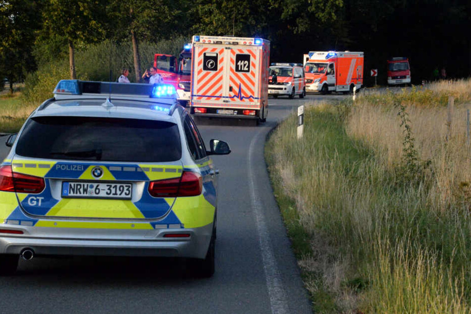 Die B476 wurde gesperrt. Die Schwerverletzten kamen ins Krankenhaus.