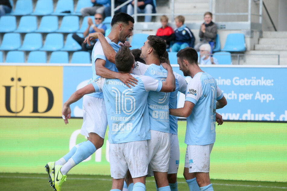 Jubel nach dem 3:2-Treffer: Tim Campulka schoss in der 74. Minute das entscheidende Tor.