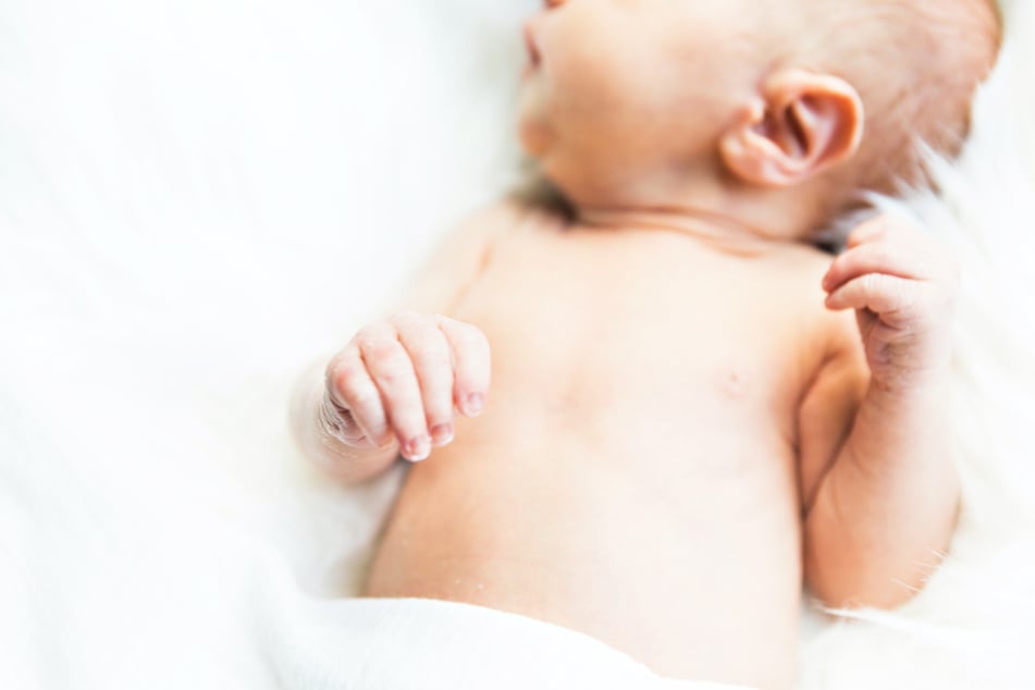 Ein Baby starb nur zwei Tage nach der Geburt an Corona-Infektion. (Symbolbild)