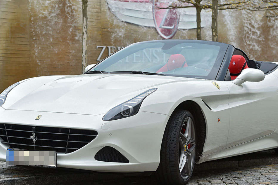 Dieser Ferrari California ist einer von 226 Autos in Dresden, die mehr als
500 PS Leistung haben