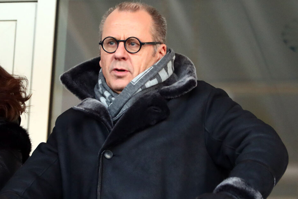 Insolvenzverwalter Klaus Siemon, der zum Zeitpunkt des Spiels in Köln war, hält weiter daran fest, dass der CFC zu der Trauerbekundung genötigt wurde.