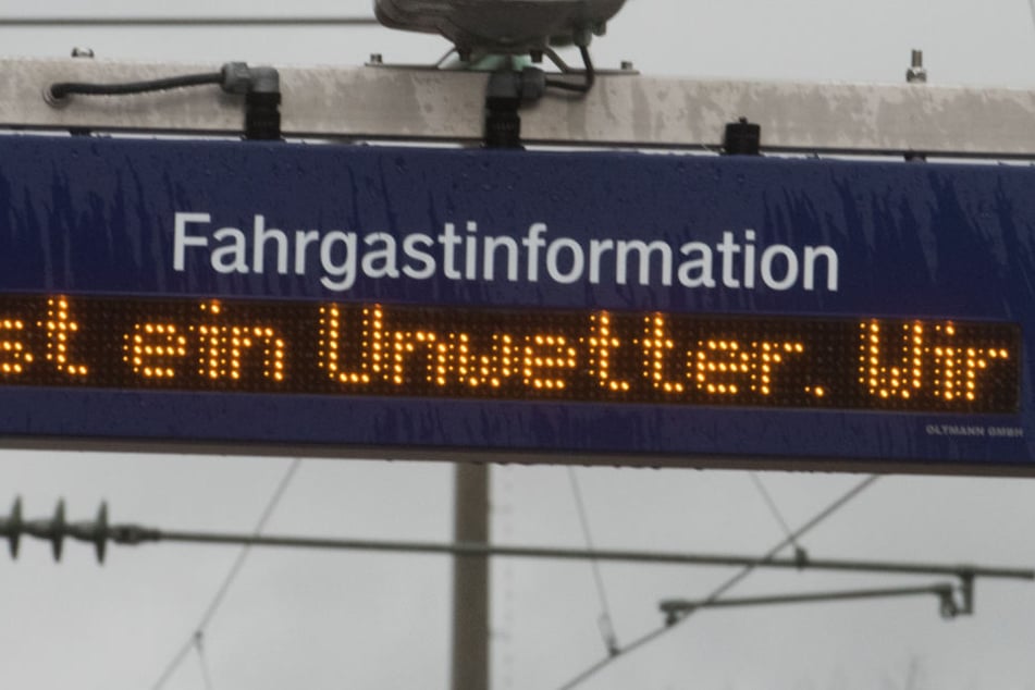 Auf der Strecke zwischen Weilburg und Limburg ging nach dem Erdrutsch nichts mehr (Symbolbild).