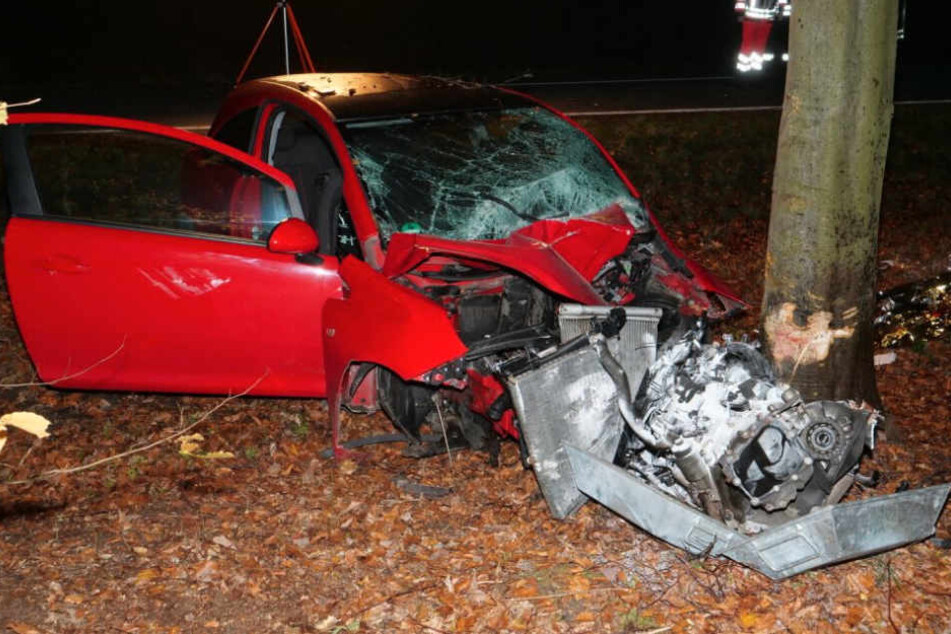 Der Unfallfahrer stand wohl während der Fahrt unter Alkoholeinfluss.