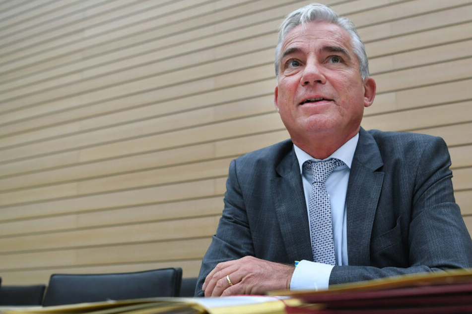 "Wir wollen alles, alles, alles dafür tun, dass die Luft in Stuttgart sehr schnell viel besser wird", sagt Thomas Strobl.