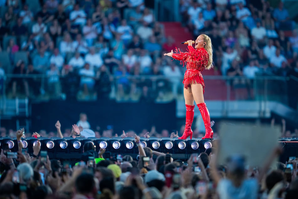 Helene Fischer (41) heizt am Freitagabend in München ein.