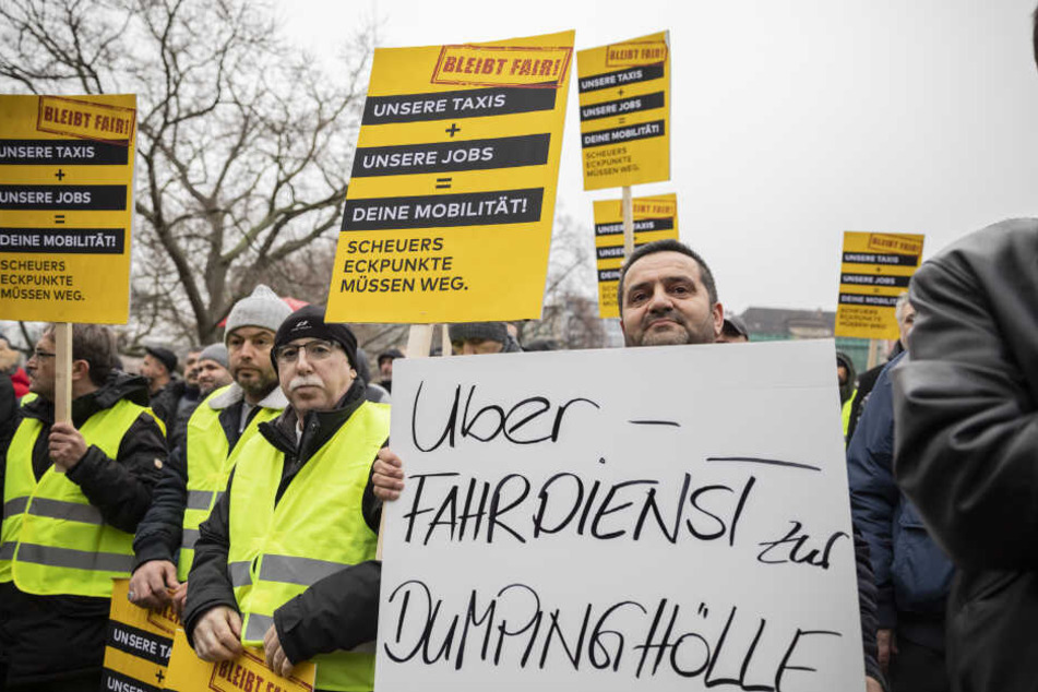 Tausende Taxifahrer werden in mehreren deutschen Städten zu Protestaktionen gegen eine Liberalisierung des Fahrdienstmarktes erwartet.