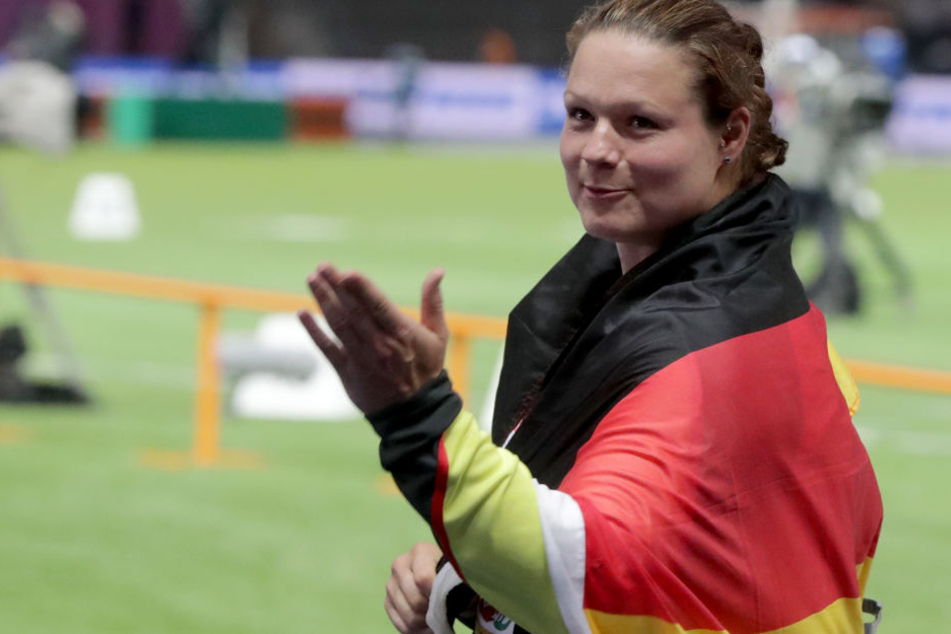Kugelstoßerin Christina Schwanitz kann sich über Gold in Birmingham freuen.