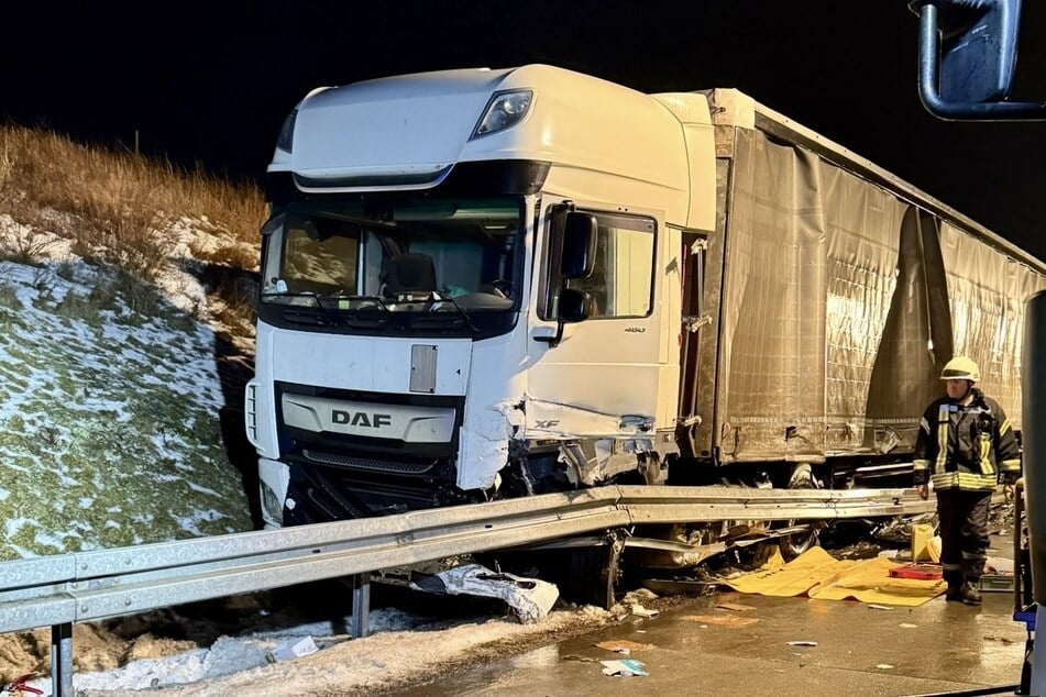 Auch ein Laster konnte die Spur auf der Autobahn nicht mehr halten.