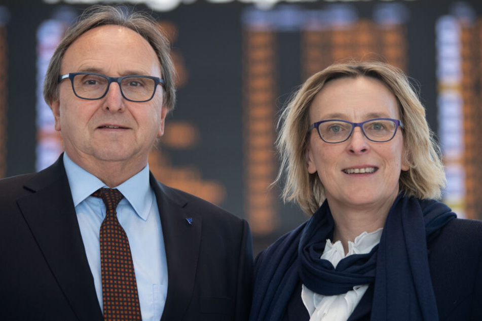 Walter Schoefer (l.) und Arina Freitag, Geschäftsführer der Flughafen Stuttgart GmbH.