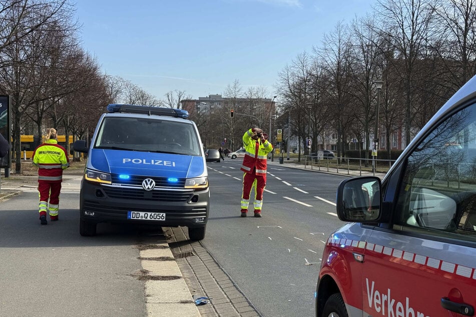 Die Polizei an der Unfallstelle.