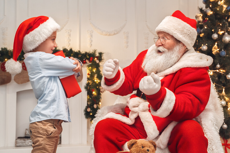 Der Weihnachtsmann entpuppt sich als Totalausfall? Dann nichts wie raus mit ihm, ehe die lieben Kleinen Schaden nehmen. (Symbolbild)