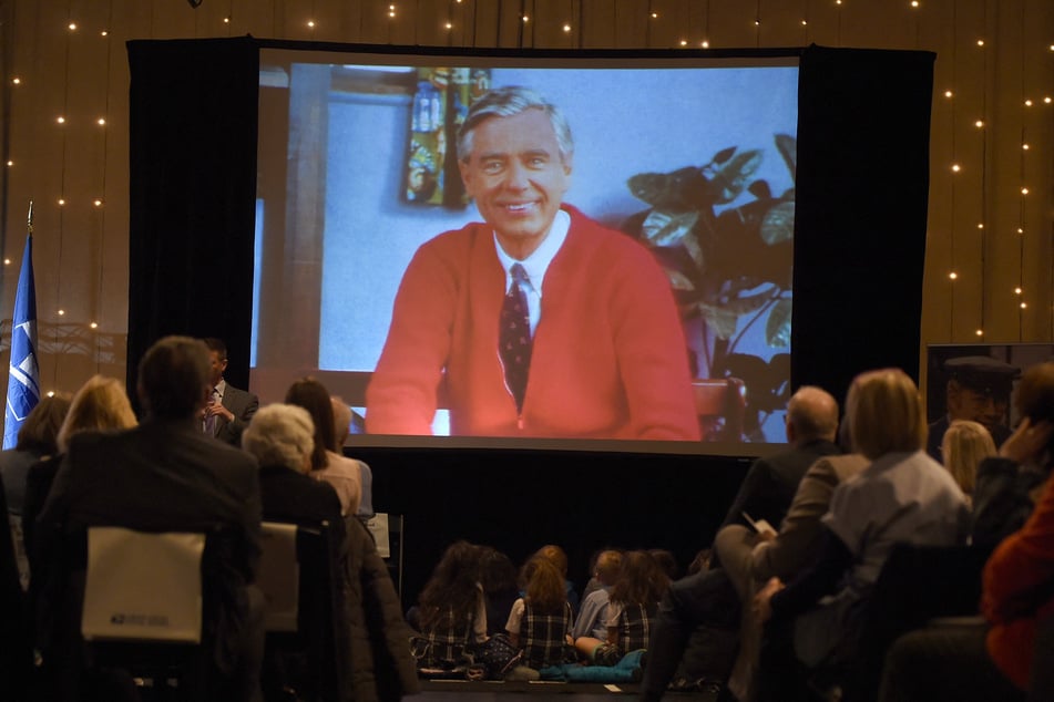 Fred Rogers erlangte große Berühmtheit als Moderator der Vorschulfernsehserie "Mister Rogers' Neighborhood".