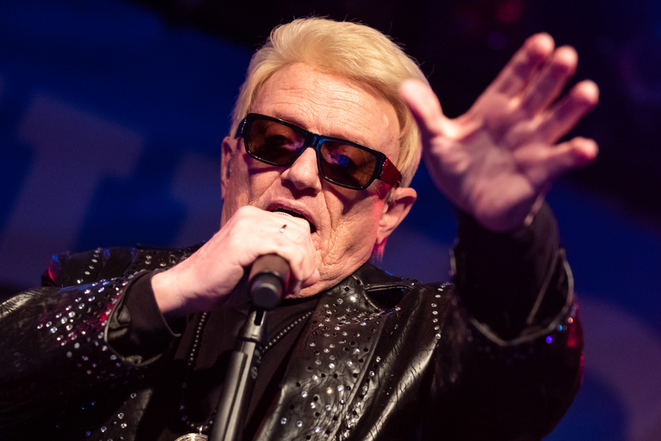 Schlagersänger Heino gibt am Freitagabend ein Autokonzert.