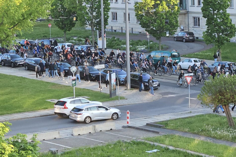 Fahrrad-Demo statt Tanzparade: Die "Toleride" sorgte am Samstagnachmittag in der Dresdner Innenstadt für Aufsehen.